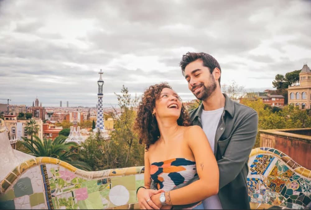 Barcelona: Park Güell Professional Photoshoot Experience | ®ExcursionMania - Image 4