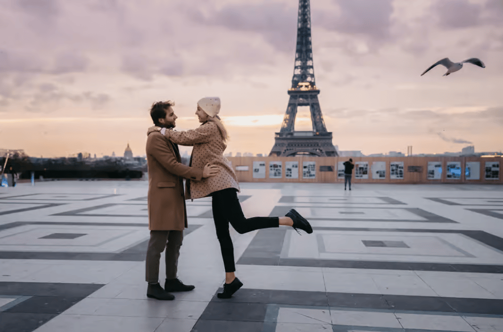 Paris: Eiffel Tower Video & Photoshoot | ®ExcursionMania - Image 1