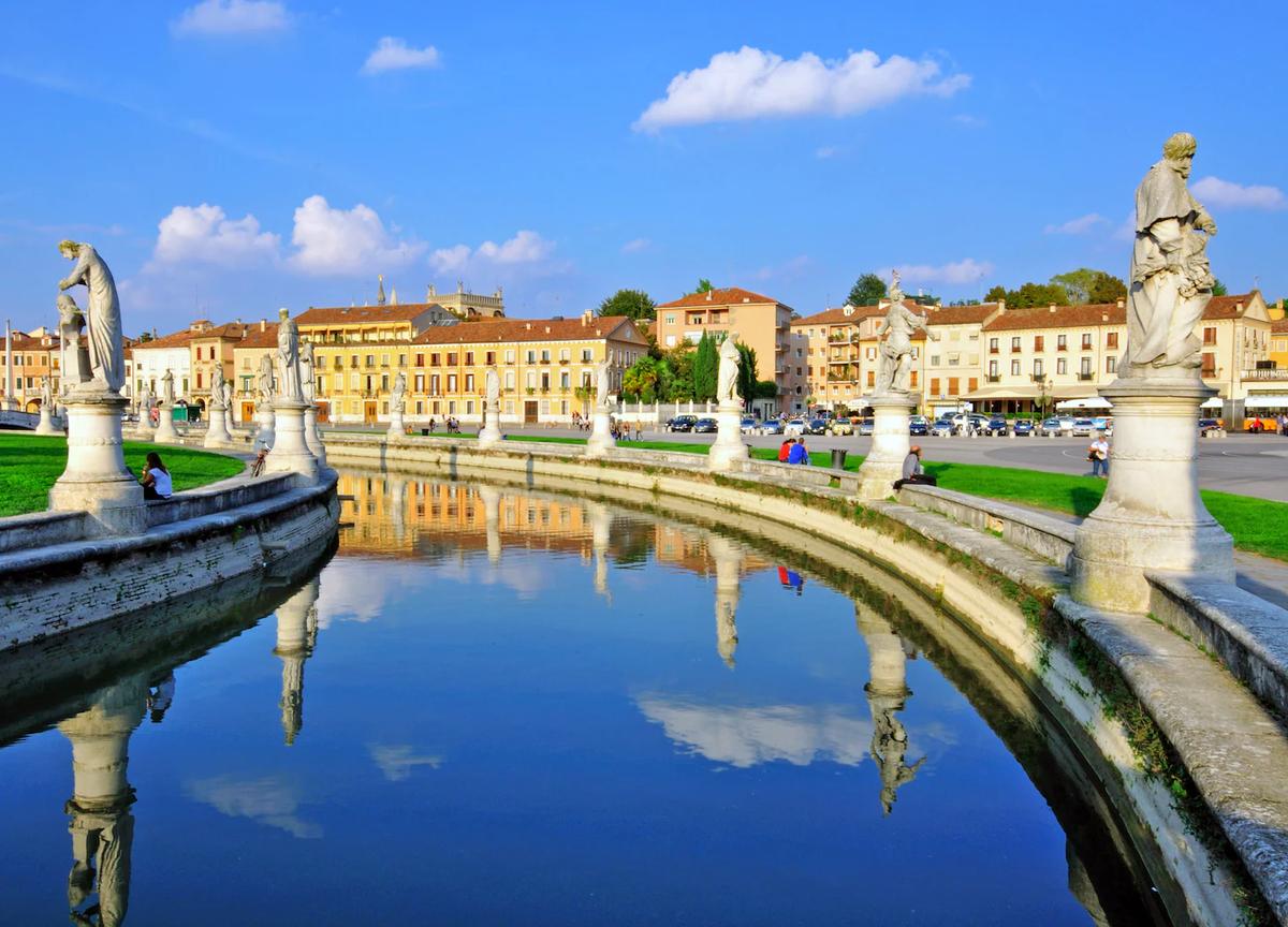 Padova Walking Tour with a Local | ®ExcursionMania - Image 2