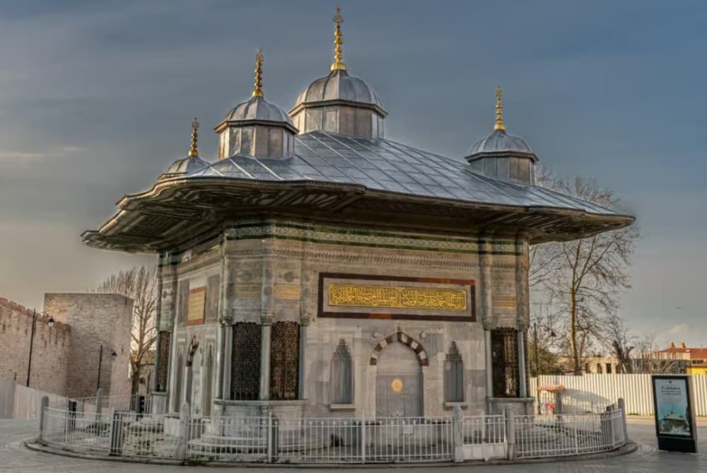 Istanbul: Skip The Line Guided Tour of Topkapi Palace | ®ExcursionMania - Image 11