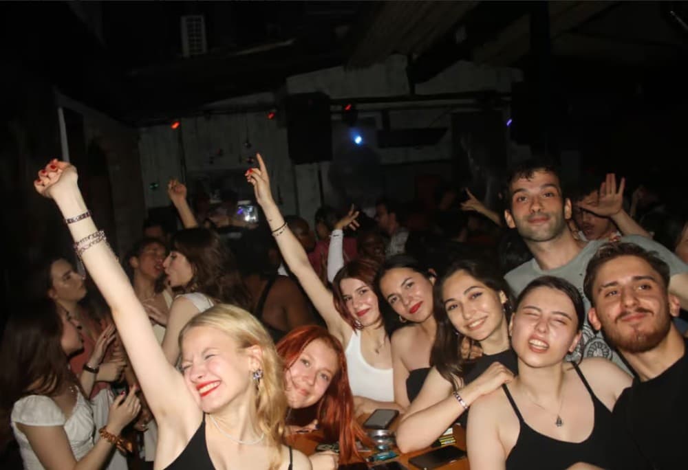 Istanbul Nightlife Experience: Ultimate Pub Crawl | ®ExcursionMania - Image 2