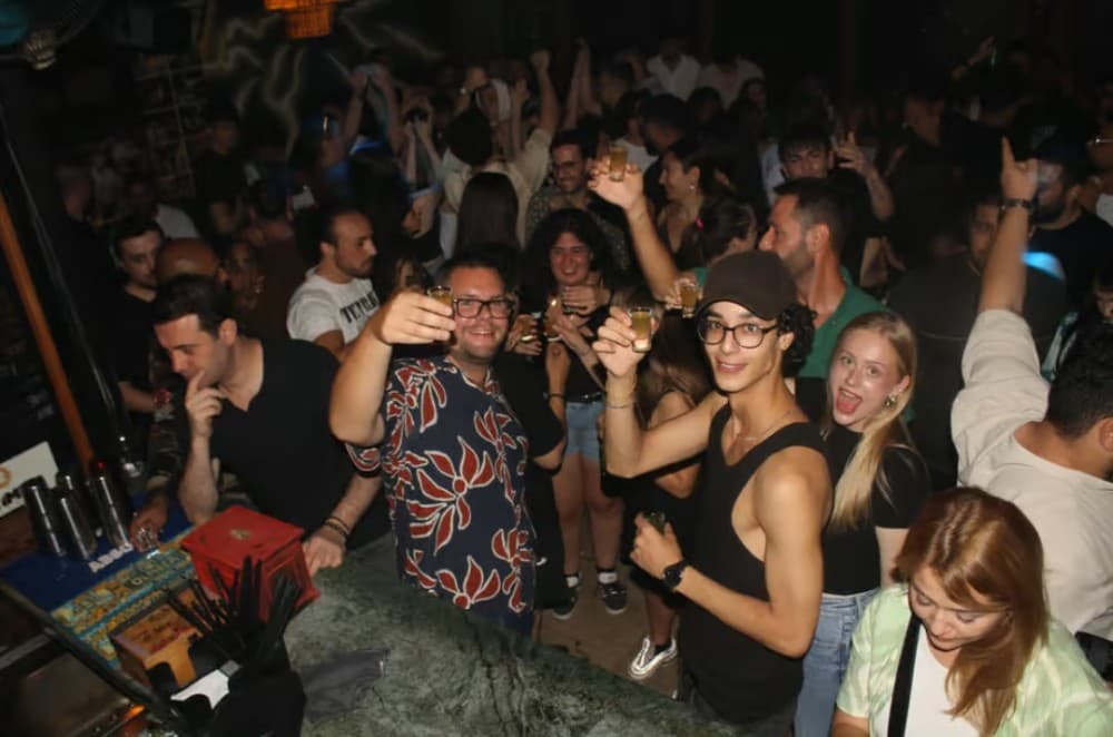 Istanbul Nightlife Experience: Ultimate Pub Crawl | ®ExcursionMania - Image 5