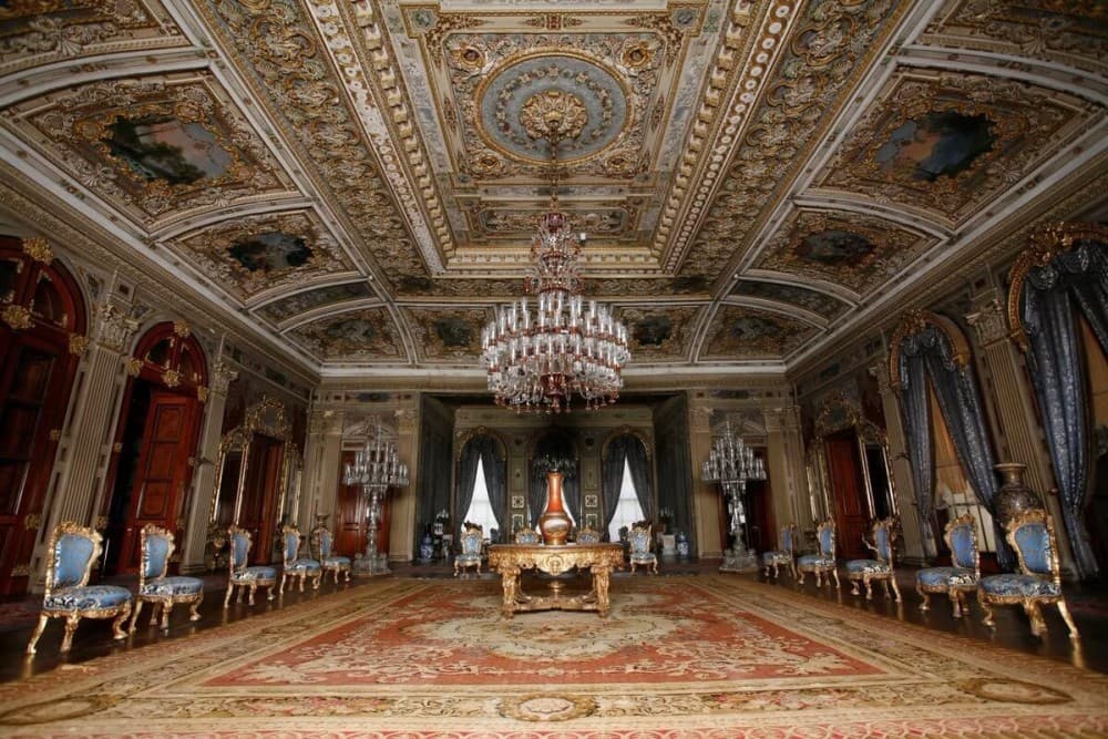 Dolmabahce Palace & Harem Skip-the-Line Entry & Audio Guide | ®ExcursionMania - Image 5