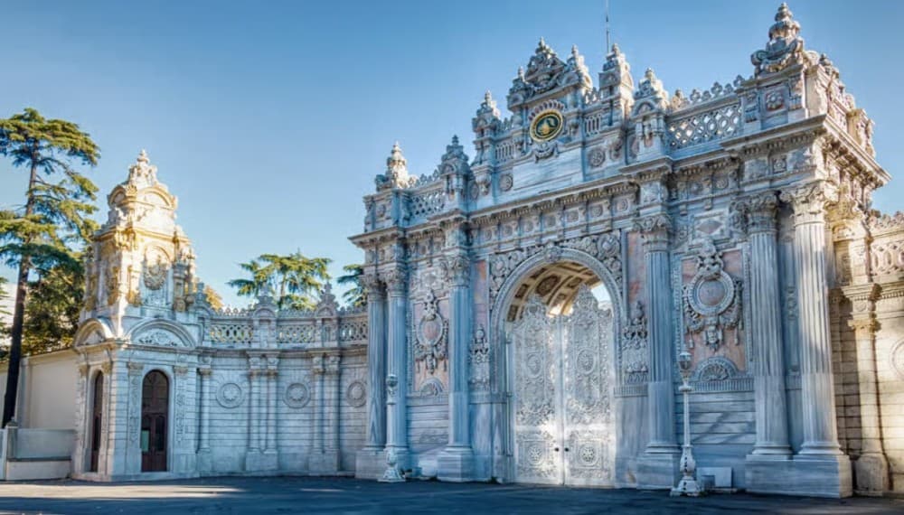 Dolmabahce Palace & Harem Skip-the-Line Entry & Audio Guide | ®ExcursionMania - Image 4