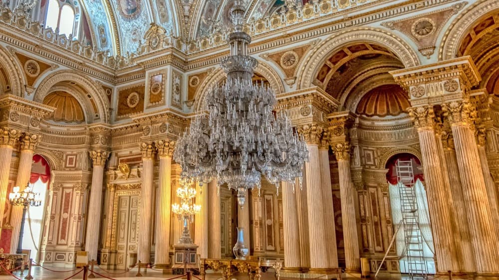 Dolmabahce Palace & Harem Skip-the-Line Entry & Audio Guide | ®ExcursionMania - Image 6