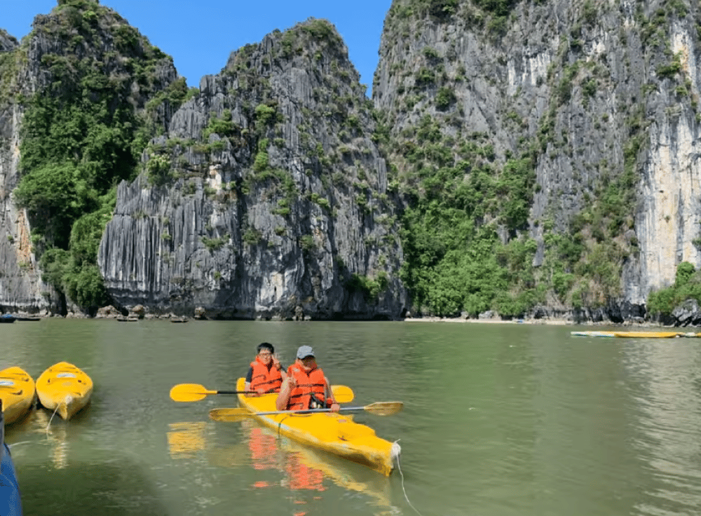 Hanoi: Islands & Caves Ha Long Cruise with Lunch & Kayaking | ®ExcursionMania - Image 10