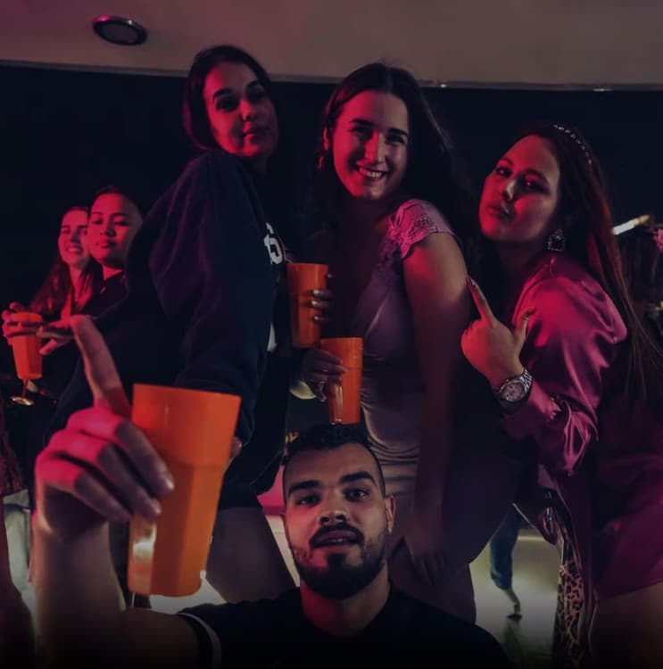 Dubai: Superyacht Party with Live DJ & Open Bar | ®ExcursionMania - Image 3