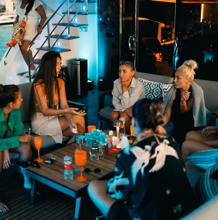 Dubai: Superyacht Party with Live DJ & Open Bar | ®ExcursionMania - Image 9