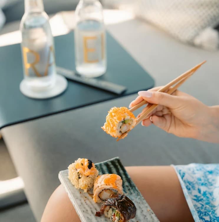 Dubai: Sunseeker Superyacht VIP Dinner, Drinks & Live DJ | ®ExcursionMania - Image 4