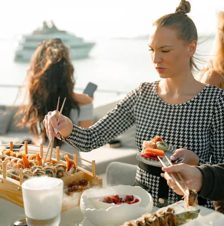 Dubai: Sunseeker Superyacht VIP Dinner, Drinks & Live DJ | ®ExcursionMania - Image 6