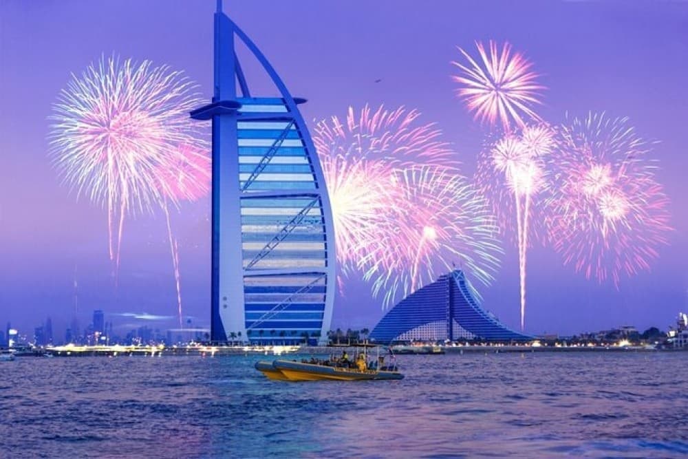 Dubai: New Years Eve Spectacular Live Fireworks Aboard | ®ExcursionMania - Image 6