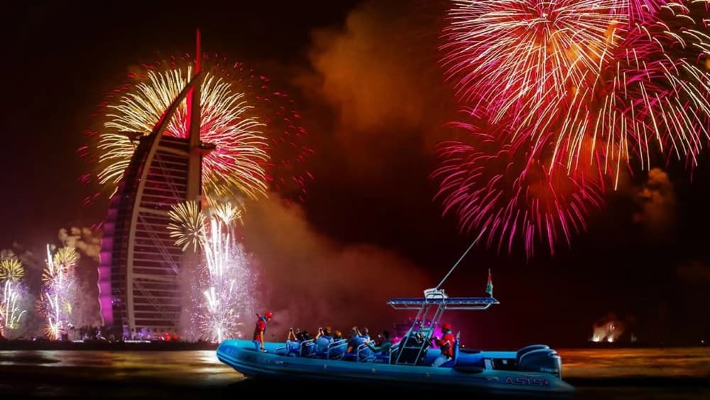 Dubai: New Years Eve Spectacular Live Fireworks Aboard | ®ExcursionMania - Image 4