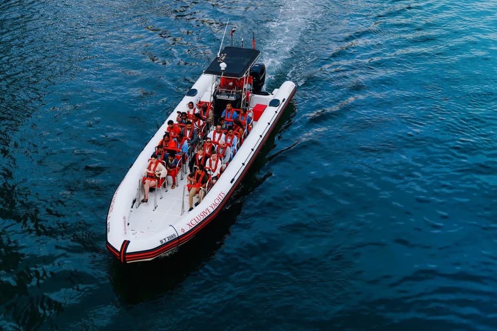 Dubai: New Years Eve Spectacular Live Fireworks Aboard | ®ExcursionMania - Image 5