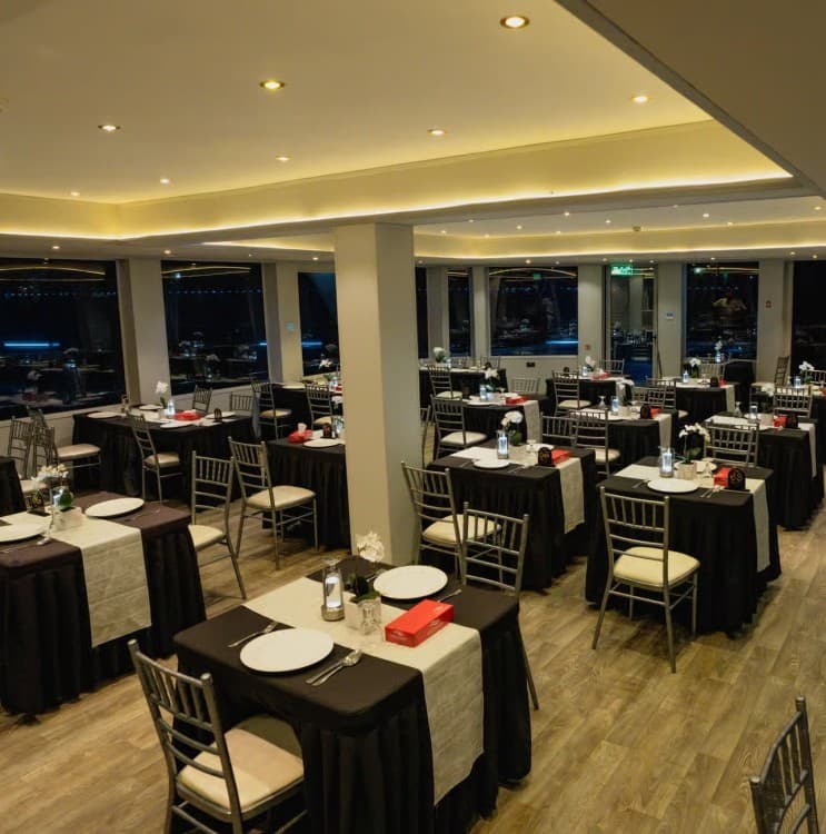 Dubai: Sunset or Dinner Cruise with Live Music & Open Bar | ®ExcursionMania - Image 2