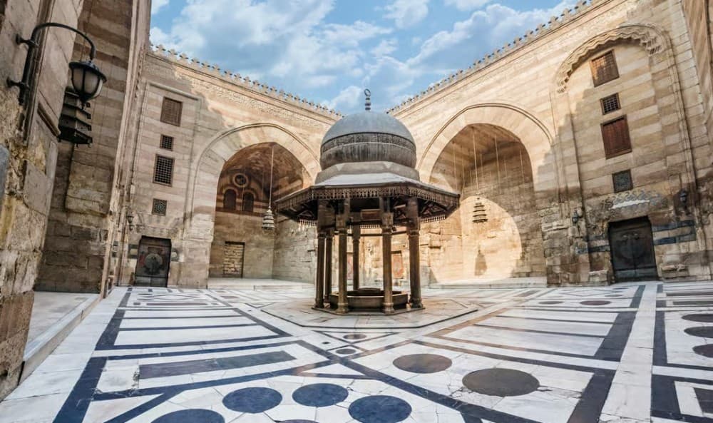 Old Cairo Guided Walk Tour: History, Culture & Street Bites