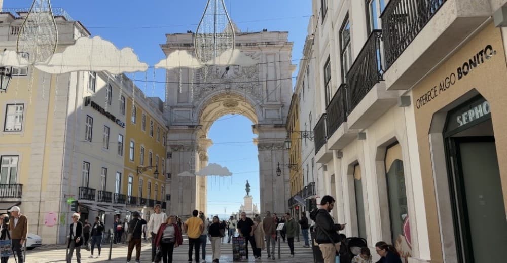 Lisbon walking tour through its most historic sites and viewpoints | ®ExcursionMania - Image 6