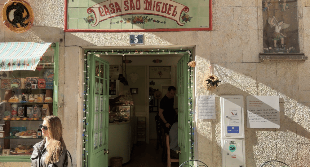 Lisbon walking tour through its most historic sites and viewpoints | ®ExcursionMania - Image 1