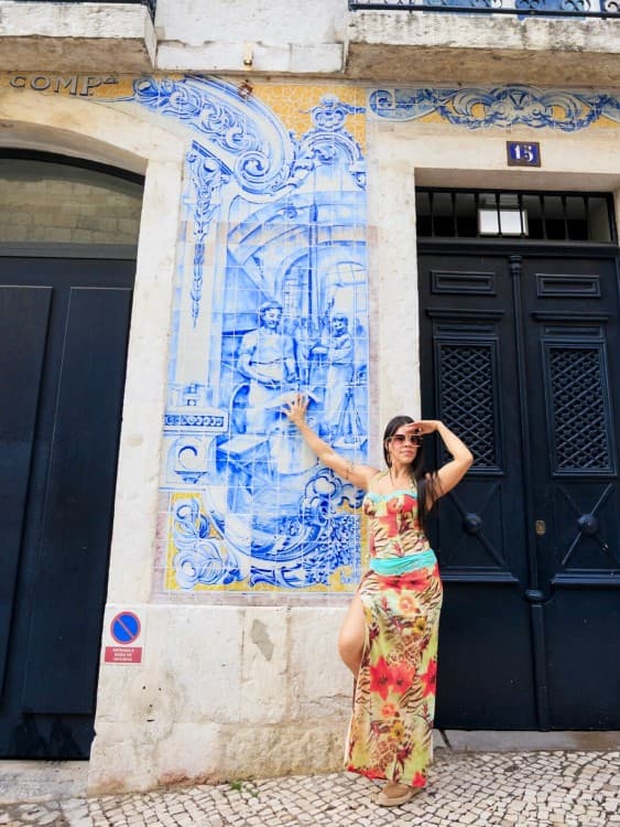 Lisbon: Photo Shoot & Walking tour with Maya & Miguel | ®ExcursionMania - Image 5