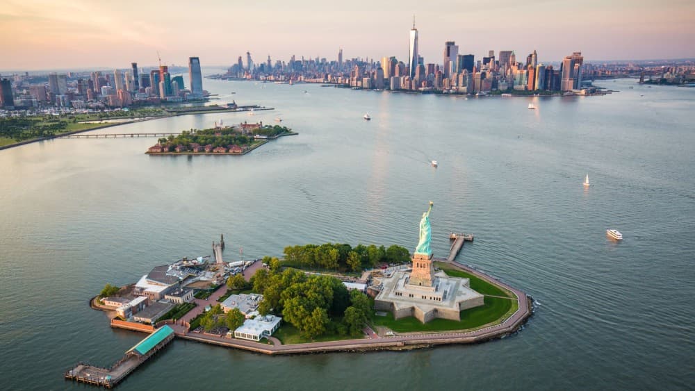 New York Walking Tour with a Local | ®ExcursionMania - Image 4