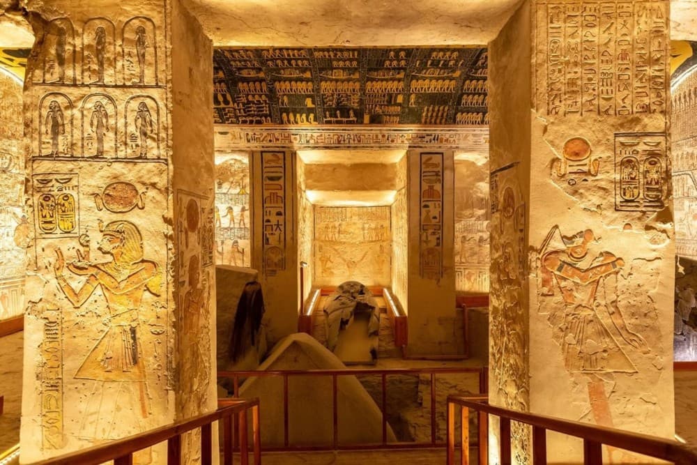 Hurghada: Small-Group Luxor Highlights & Tut Tomb Day Tour | ®ExcursionMania - Image 8