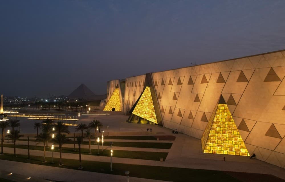 Full-Day Tour from Hurghada to Cairo Pyramids & Museum | ®ExcursionMania - Image 2