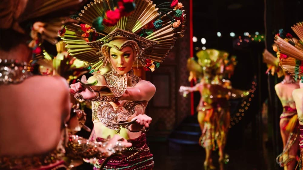 Paris: Moulin Rouge Cabaret Show Ticket with Champagne | ®ExcursionMania - Image 4