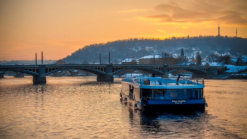 Prague: 50-Minute Sightseeing Evening Cruise