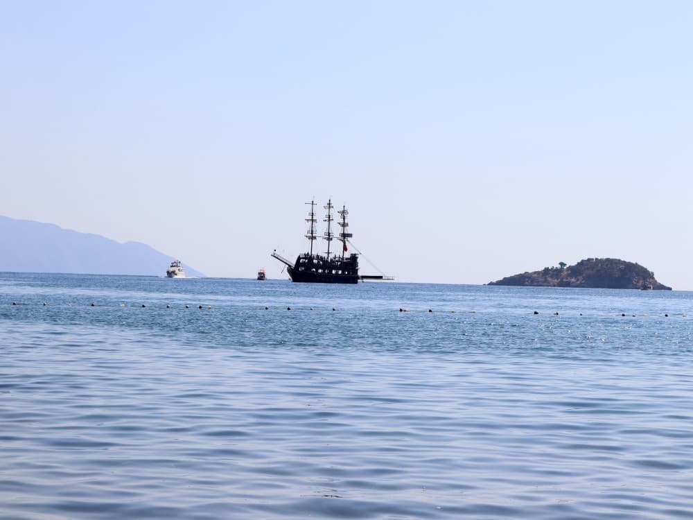 Antalya: Kemer Pirate Boat Trip with Hotel Transfer and BBQ Lunch | ®ExcursionMania - Image 2