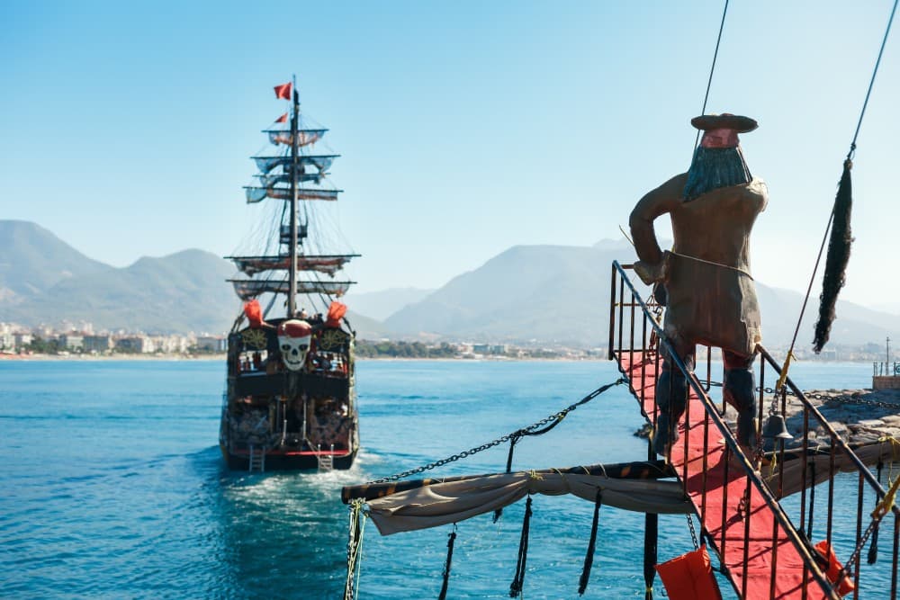Alanya Pirate Boat Trip w/Lunch & Unlimited Soft Drinks | ®ExcursionMania - Image 7