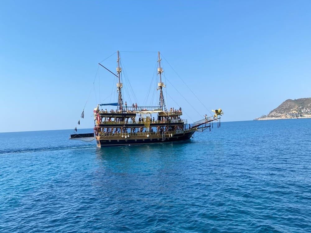 Alanya Pirate Boat Trip w/Lunch & Unlimited Soft Drinks | ®ExcursionMania - Image 3