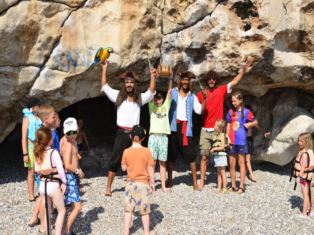 Alanya Pirate Boat Trip w/Lunch & Unlimited Soft Drinks | ®ExcursionMania - Image 8