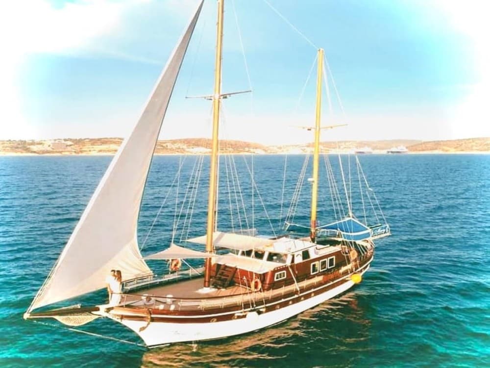 Cesme: Small Group Boat Tour with Open Buffet Lunch | ®ExcursionMania - Image 2