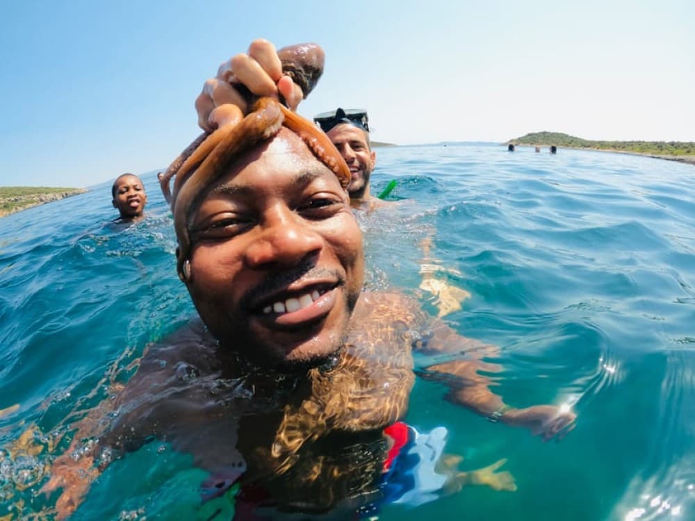 Cesme: Small Group Boat Tour with Open Buffet Lunch | ®ExcursionMania - Image 5