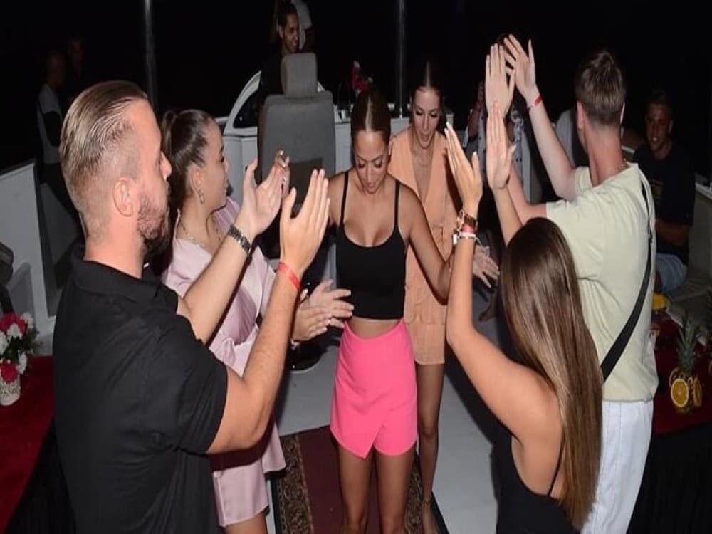 Sharm El Sheikh: Yacht Cruise with Dinner & Oriental Show | ®ExcursionMania - Image 3