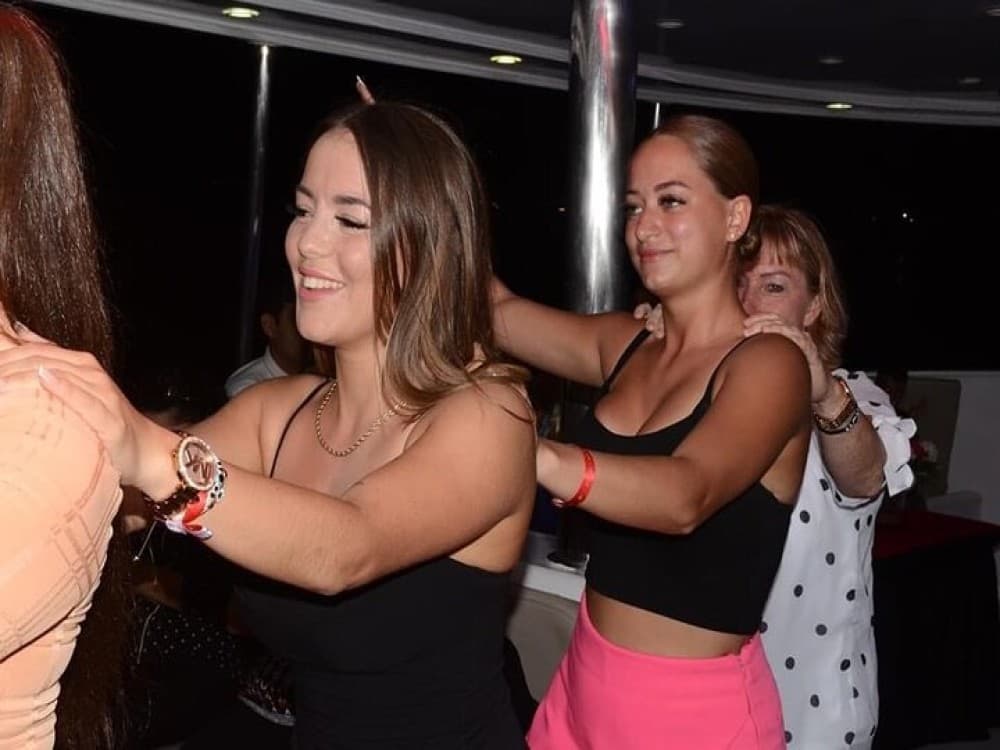 Sharm El Sheikh: Yacht Cruise with Dinner & Oriental Show | ®ExcursionMania - Image 4