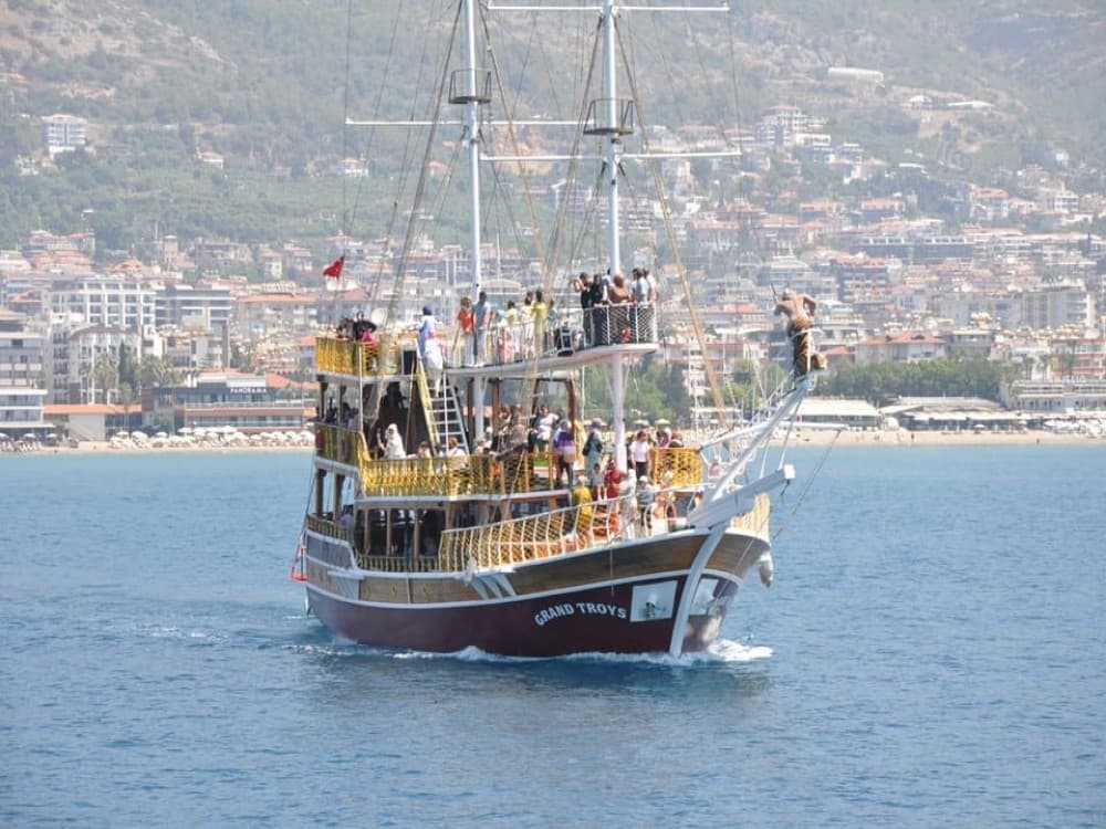 Alanya Relax Boat Trip with Lunch & Soft Drinks Included | ®ExcursionMania - Image 4