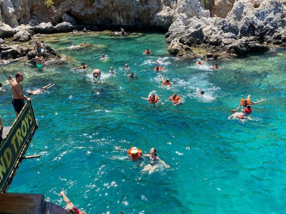 Alanya Relax Boat Trip with Lunch & Soft Drinks Included | ®ExcursionMania - Image 2