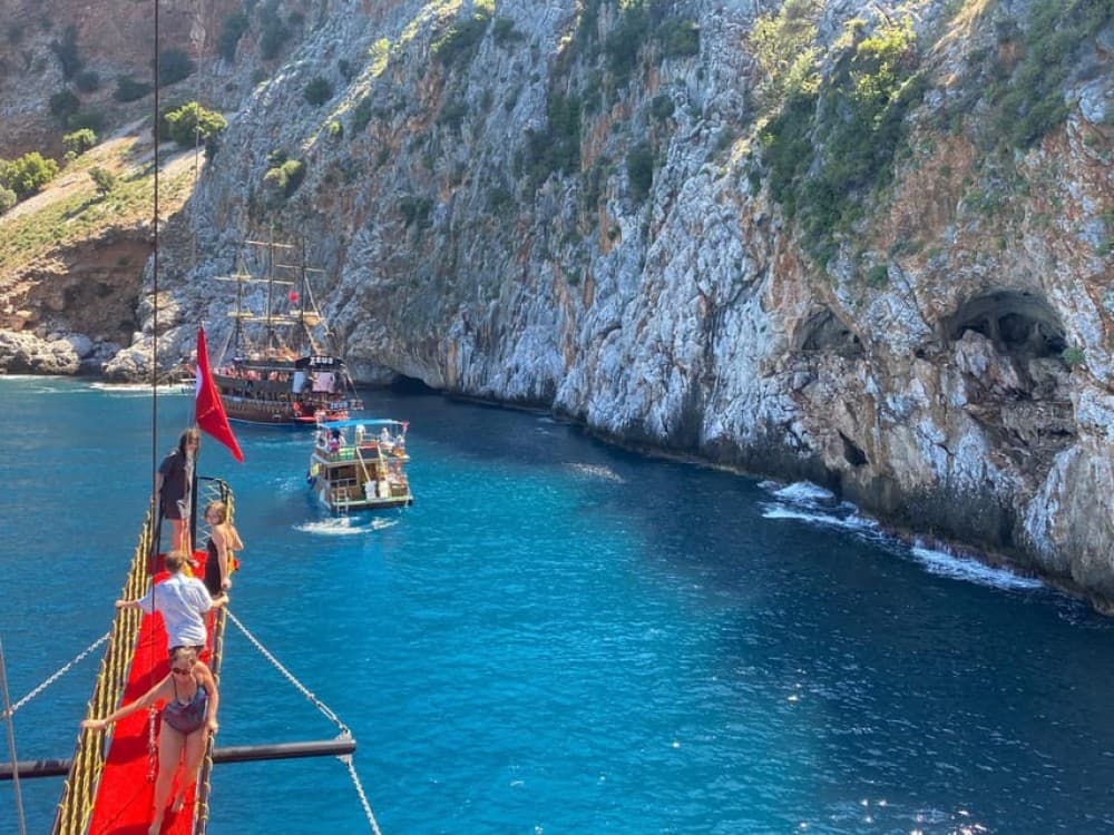 Alanya Relax Boat Trip with Lunch & Soft Drinks Included | ®ExcursionMania - Image 6
