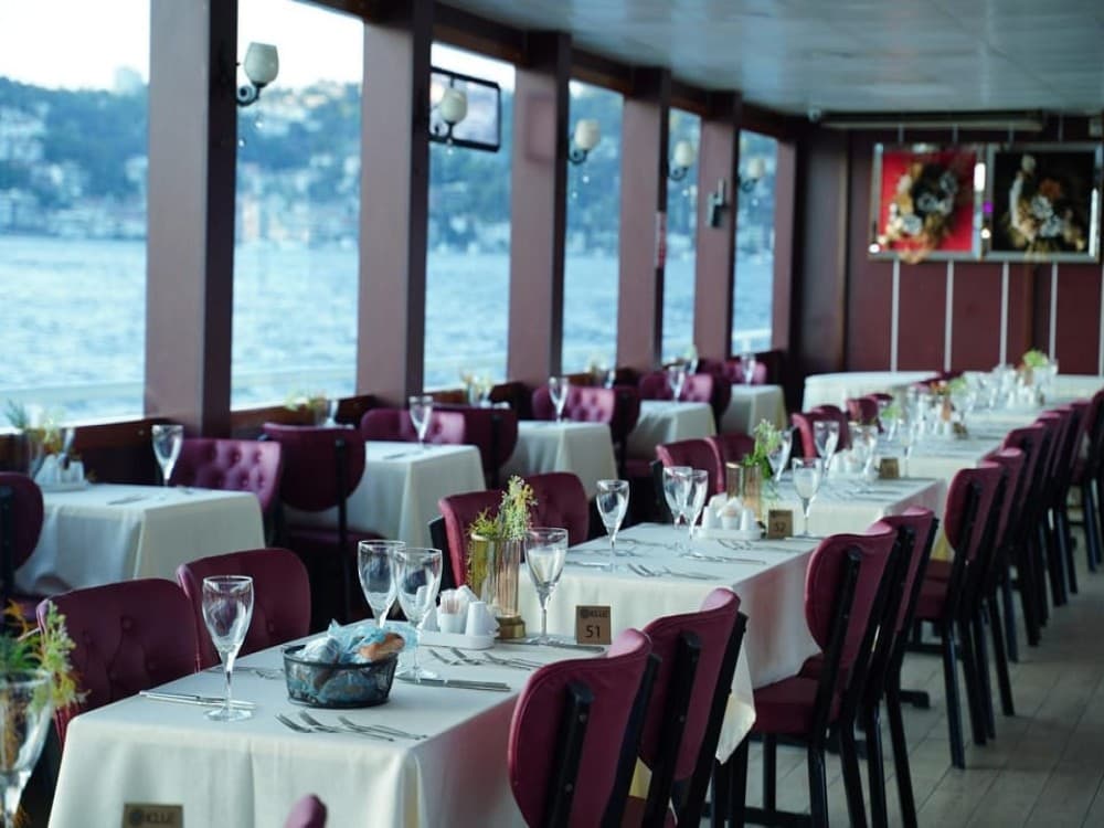 Istanbul: Bosphorus Dinner Cruise with Hotel Transfers | ®ExcursionMania - Image 3