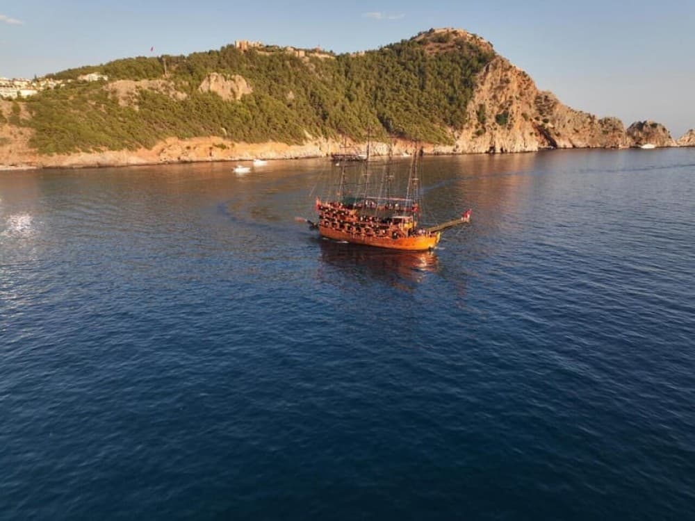 Alanya Pirate Trip with Lunch and Unlimited Drinks | ®ExcursionMania - Image 2
