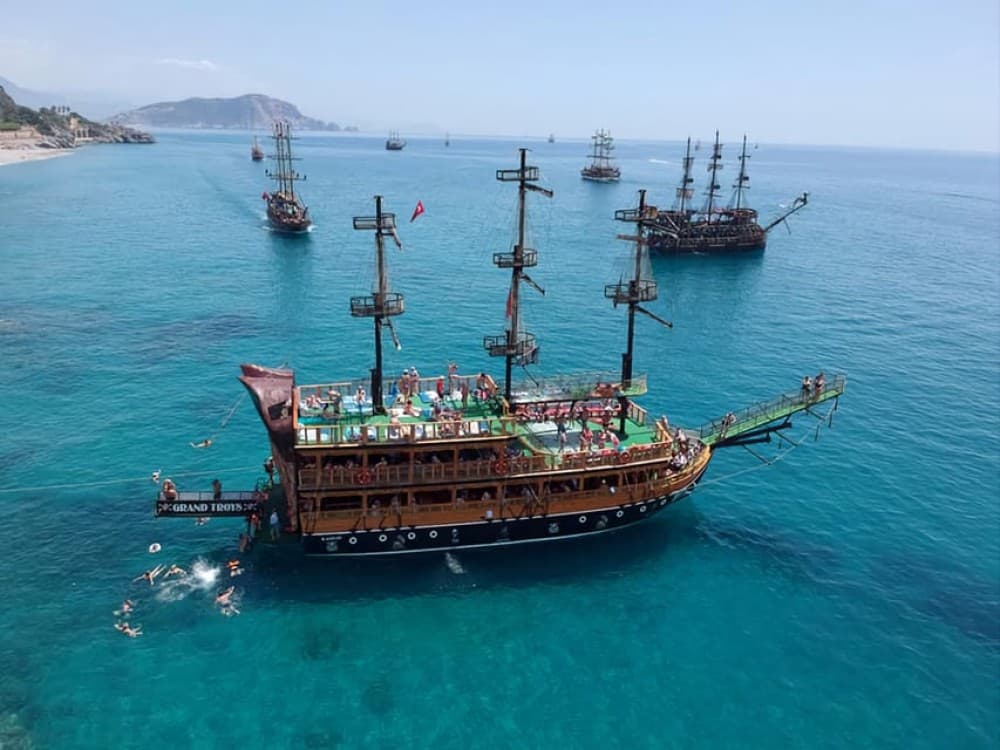 Alanya Pirate Trip with Lunch and Unlimited Drinks | ®ExcursionMania - Image 3