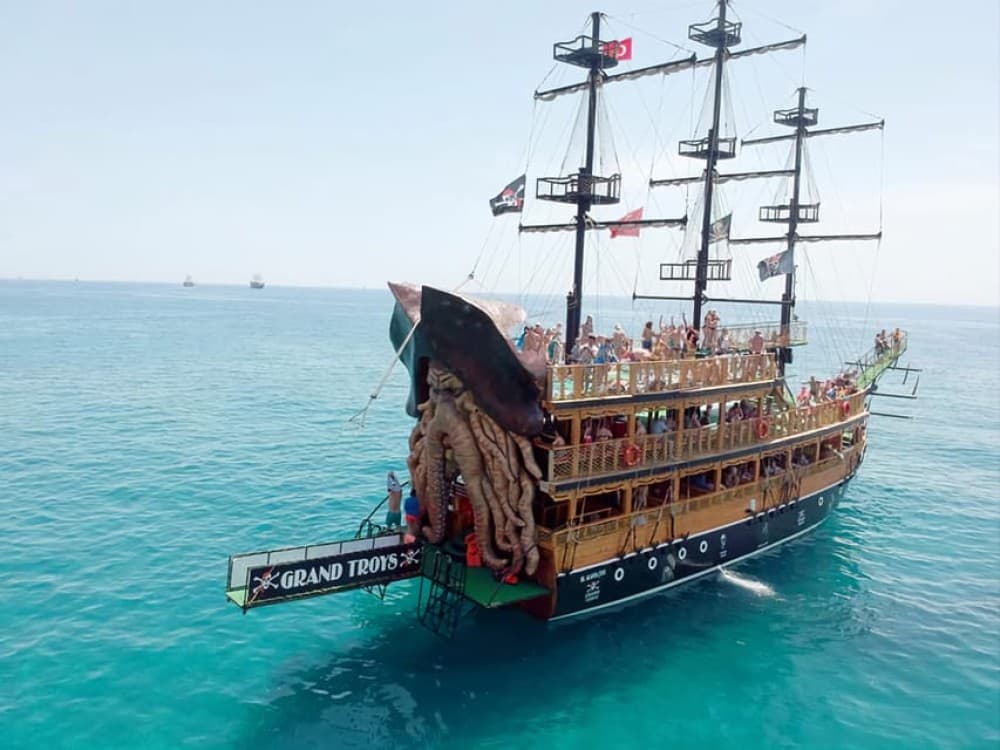 Alanya Pirate Trip with Lunch and Unlimited Drinks | ®ExcursionMania - Image 5