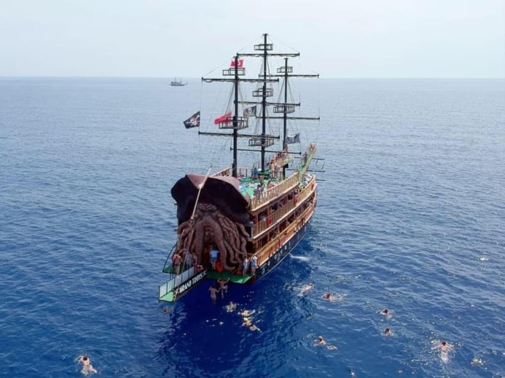 Alanya Pirate Trip with Lunch and Unlimited Drinks | ®ExcursionMania - Image 8