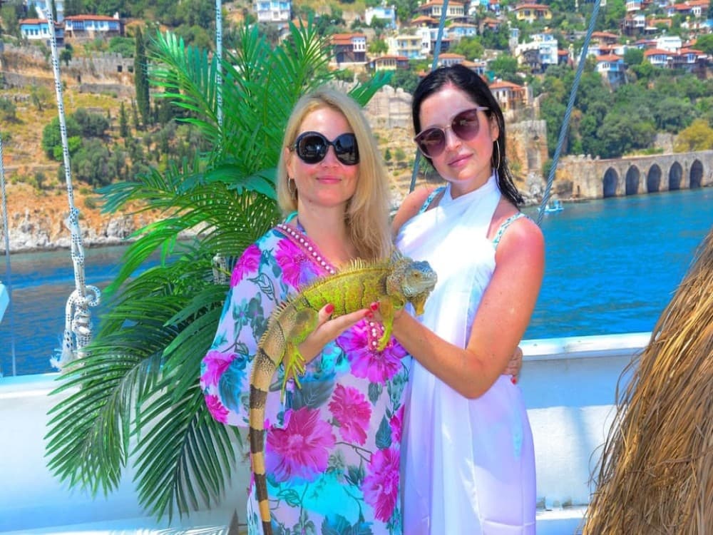 Side Harem Maldives Yacht: Luxury Boat Tour with Unforgettable Views | ®ExcursionMania - Image 2