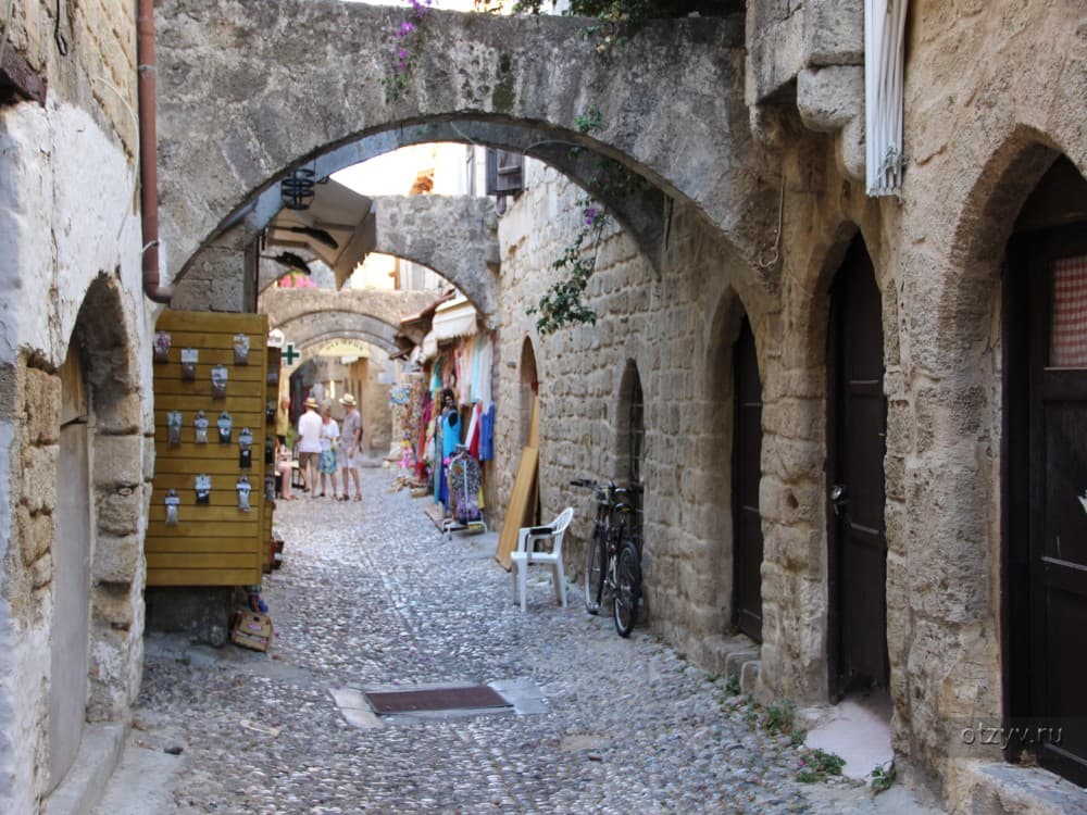 Rhodes: Free exploration of Rhodes City Transfer | ®ExcursionMania - Image 2