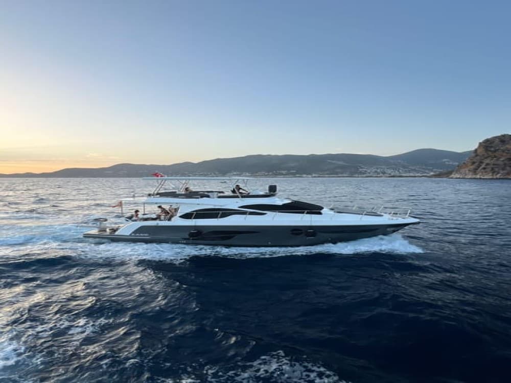 Alanya: Luxury Boat Tour with Buffet Meal and Drinks | ®ExcursionMania - Image 1