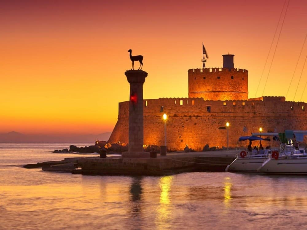 Rhodes: Guided Rhodes City By Night with Live Music & Dinner | ®ExcursionMania - Image 2
