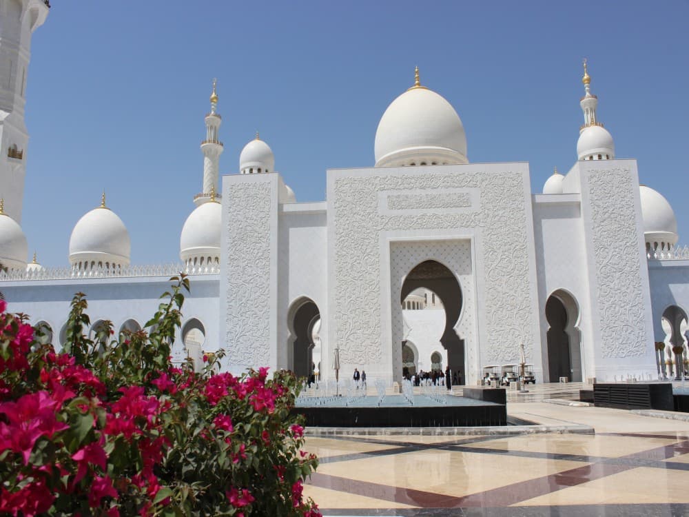 From Abu Dhabi: Grand Mosque Royal Palace and Etihad Tower | ®ExcursionMania - Image 4