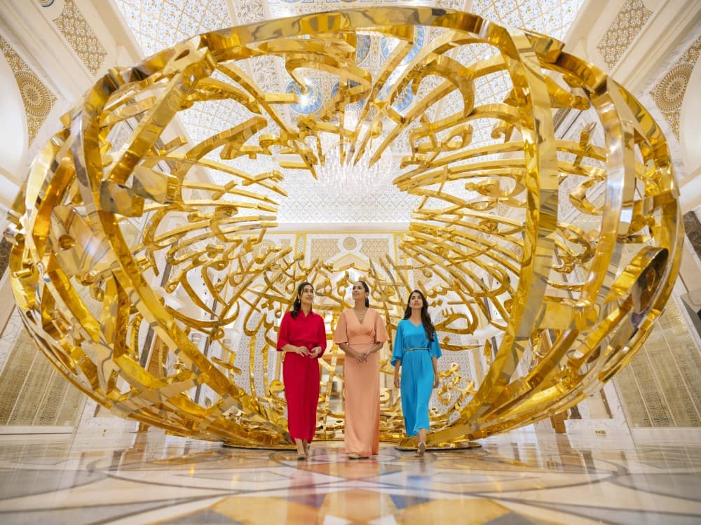 From Abu Dhabi: Grand Mosque Royal Palace and Etihad Tower | ®ExcursionMania - Image 9