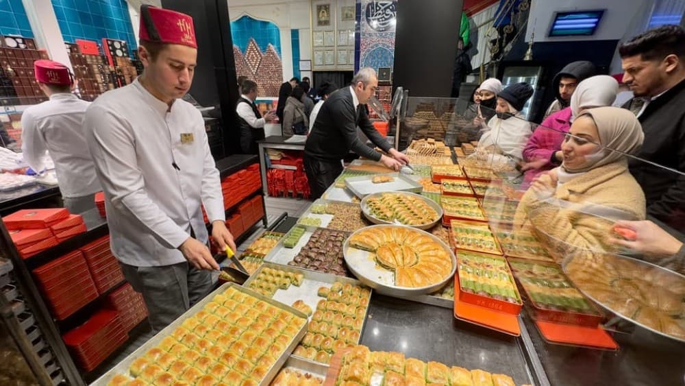 Istanbul Culinary Adventure: Discover Gourmet Street Food and Local Tasting | ®ExcursionMania - Image 4